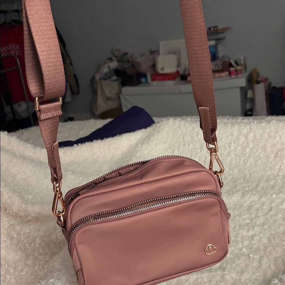 lululemon athletica Rose Crossbody Bag